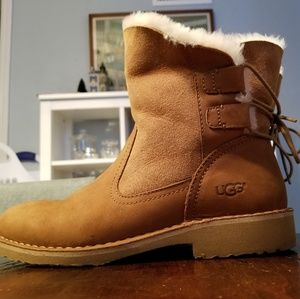 UGG Naiyah Winter Boot - 1016850